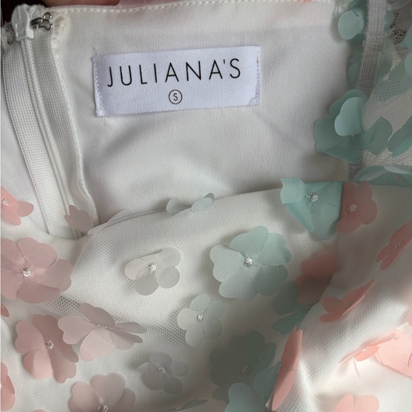 Juliana’s PEACH AND MINT FLOWER EMBELLISHED BABYDOLL DRESS WITH POCKETS. Small - Picture 8 of 9